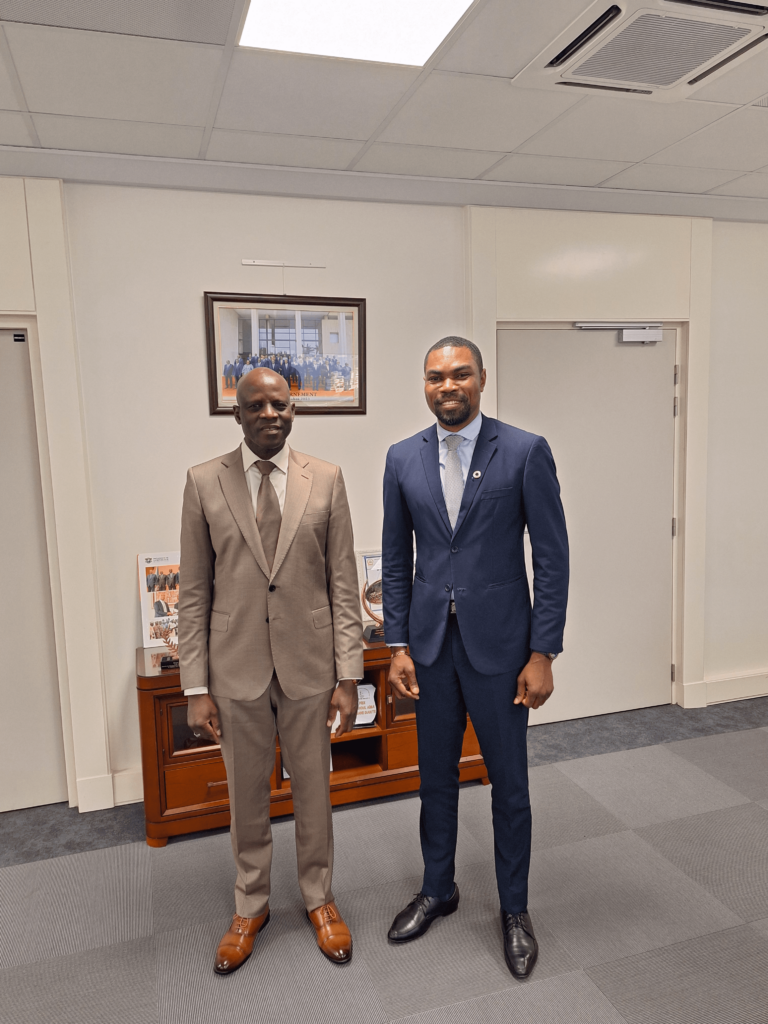 Le Président du Système Européen de Coopération, Monsieur Gabriel Mvogo Saint, a récemment eu l'honneur d'être reçu en audience par le Professeur Adama Diawara, Ministre de l’Enseignement Supérieur et de la Recherche Scientifique de Côte d’Ivoire.