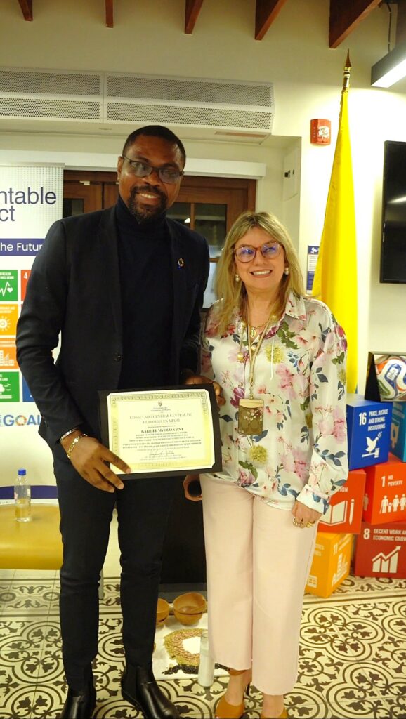 Mr. Gabriel MVOGO, President of the European Cooperation System, who was honored by His Excellency Oscar Fernando Marmolejo Roldán, Consul General of Colombia in Miami.